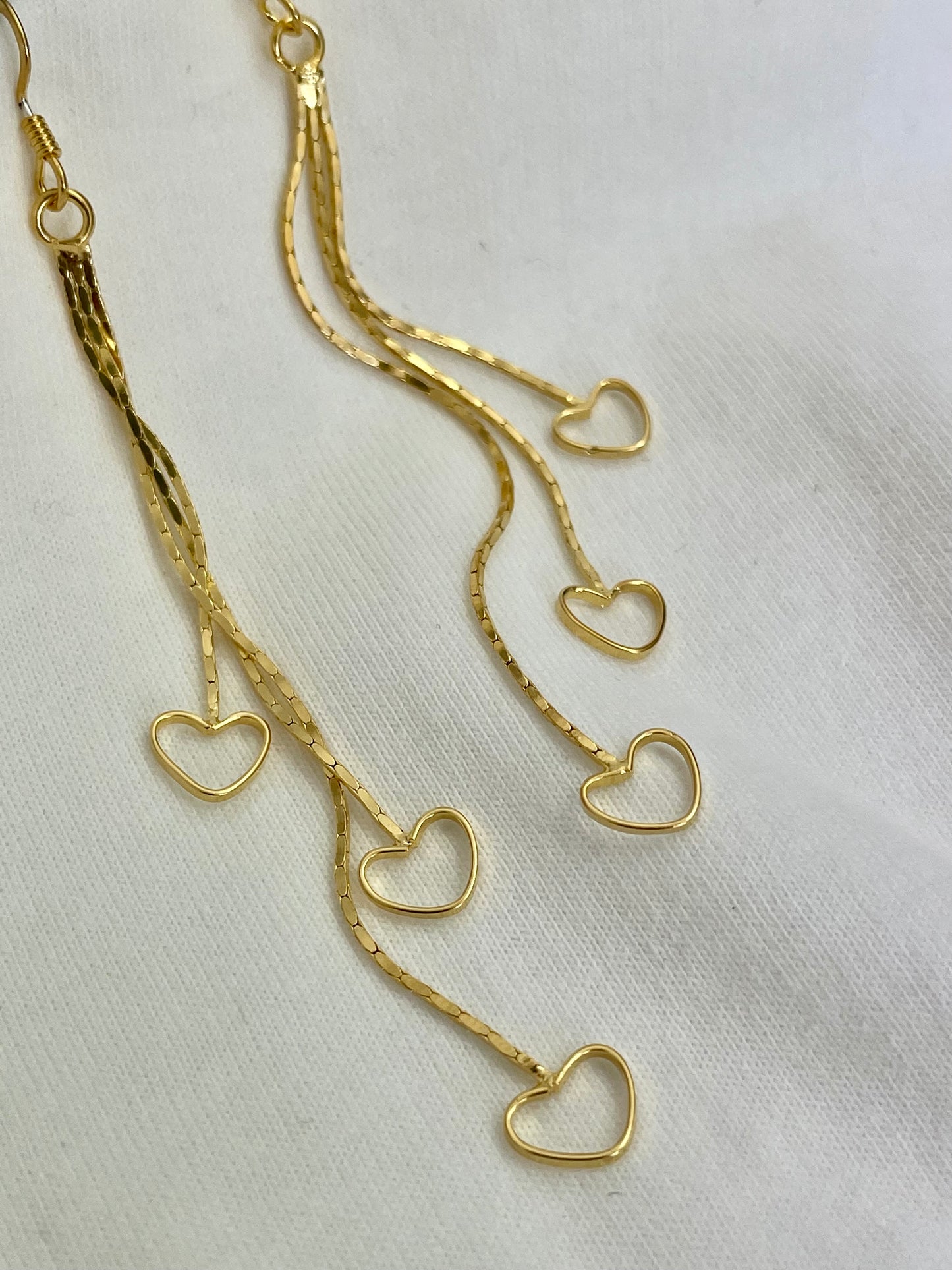Chain of Hearts Earrings Gold