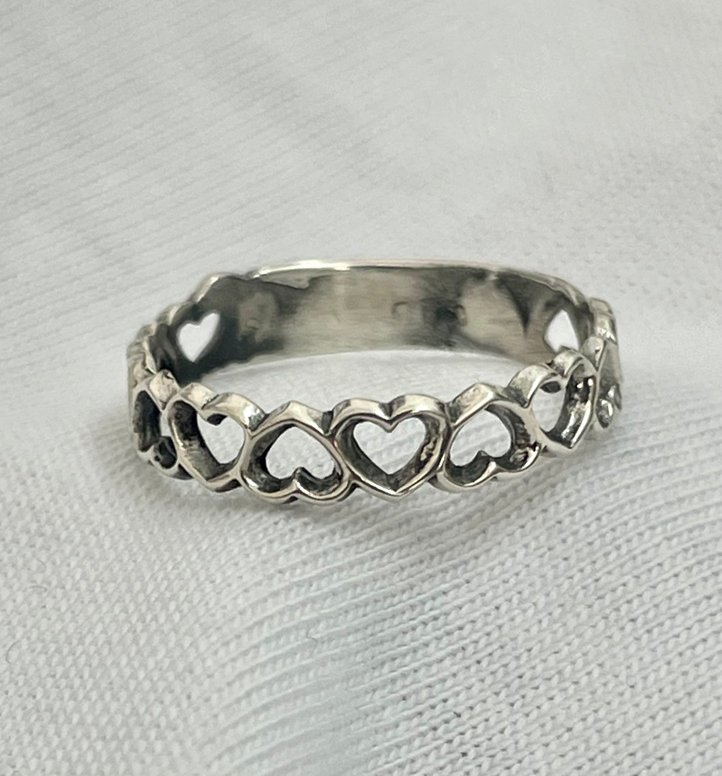 Hola Bella Hearts Ring
