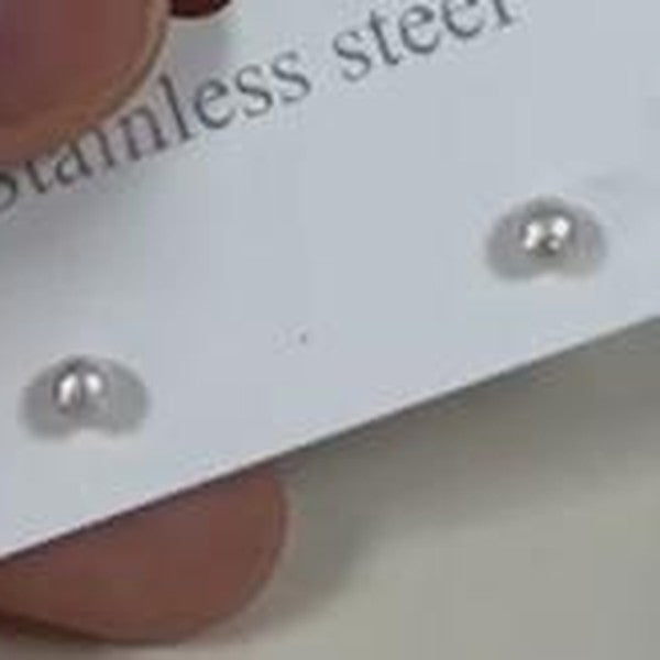 Pearl Stud Earrings - Gold