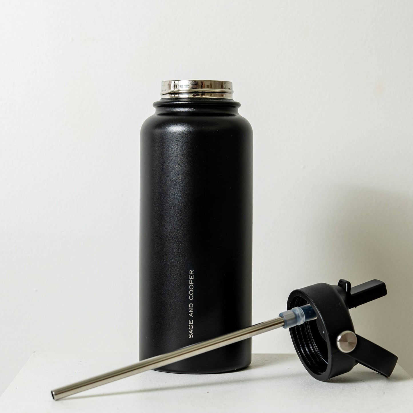 Sage & Cooper - The Sage & Cooper Insulated Drink Bottle: Stone / 1 Litre