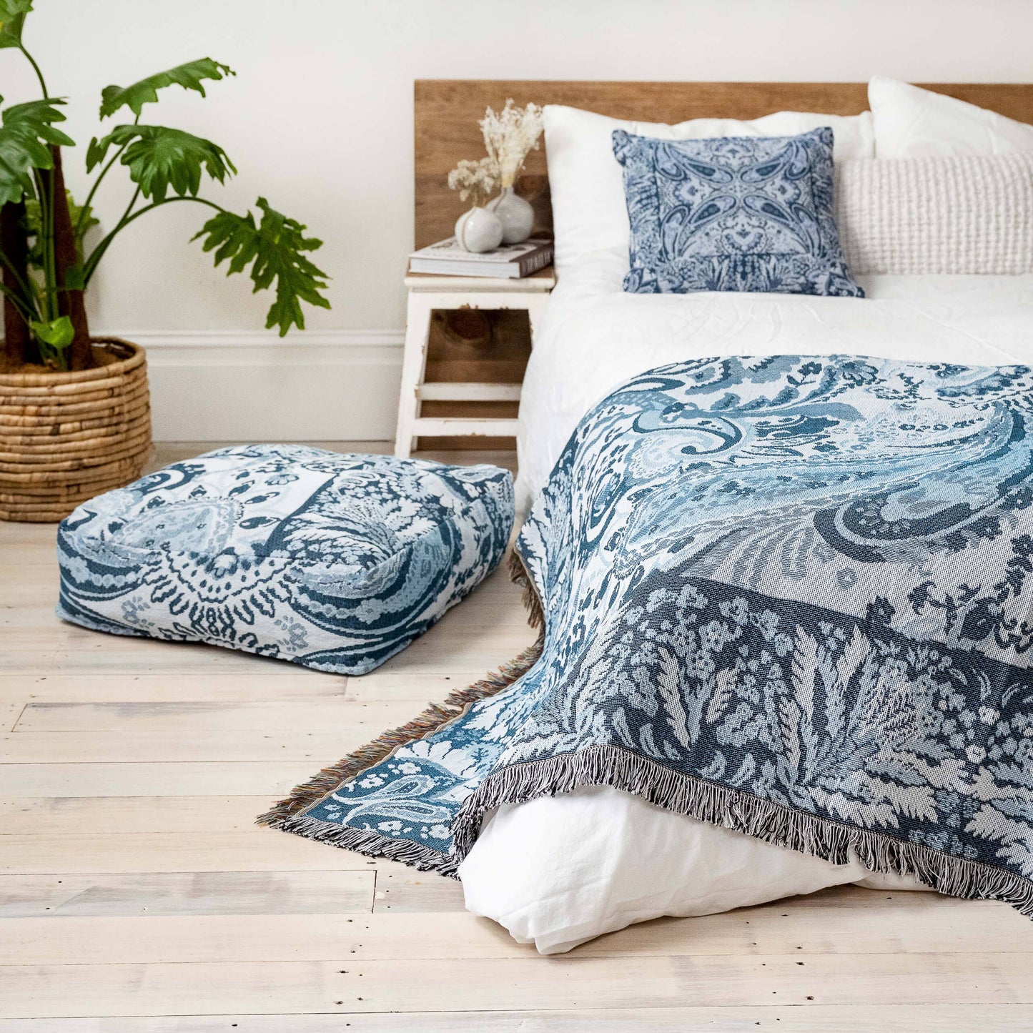 HENDEER - 'Yesterday' Woven Picnic Rug/Throw: Large 170x200cm