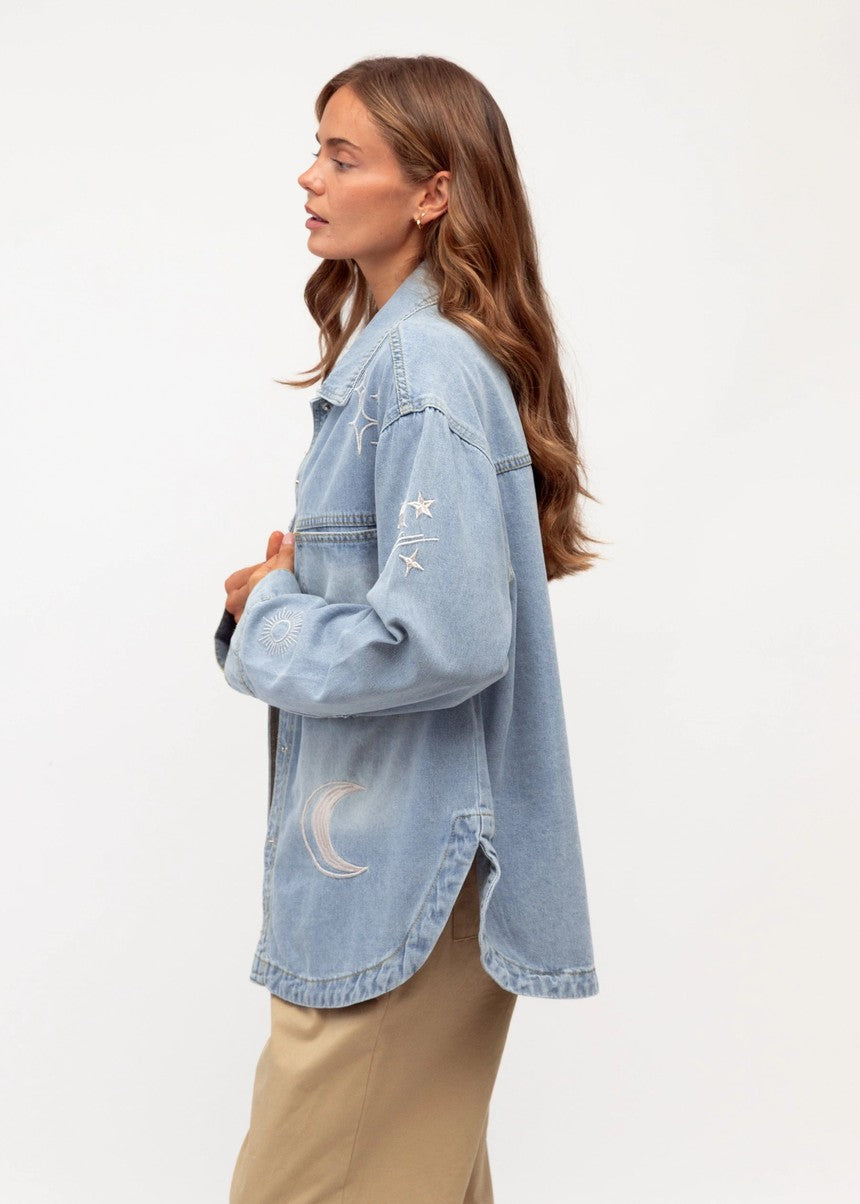 Written In The Stars Shacket - Light Wash