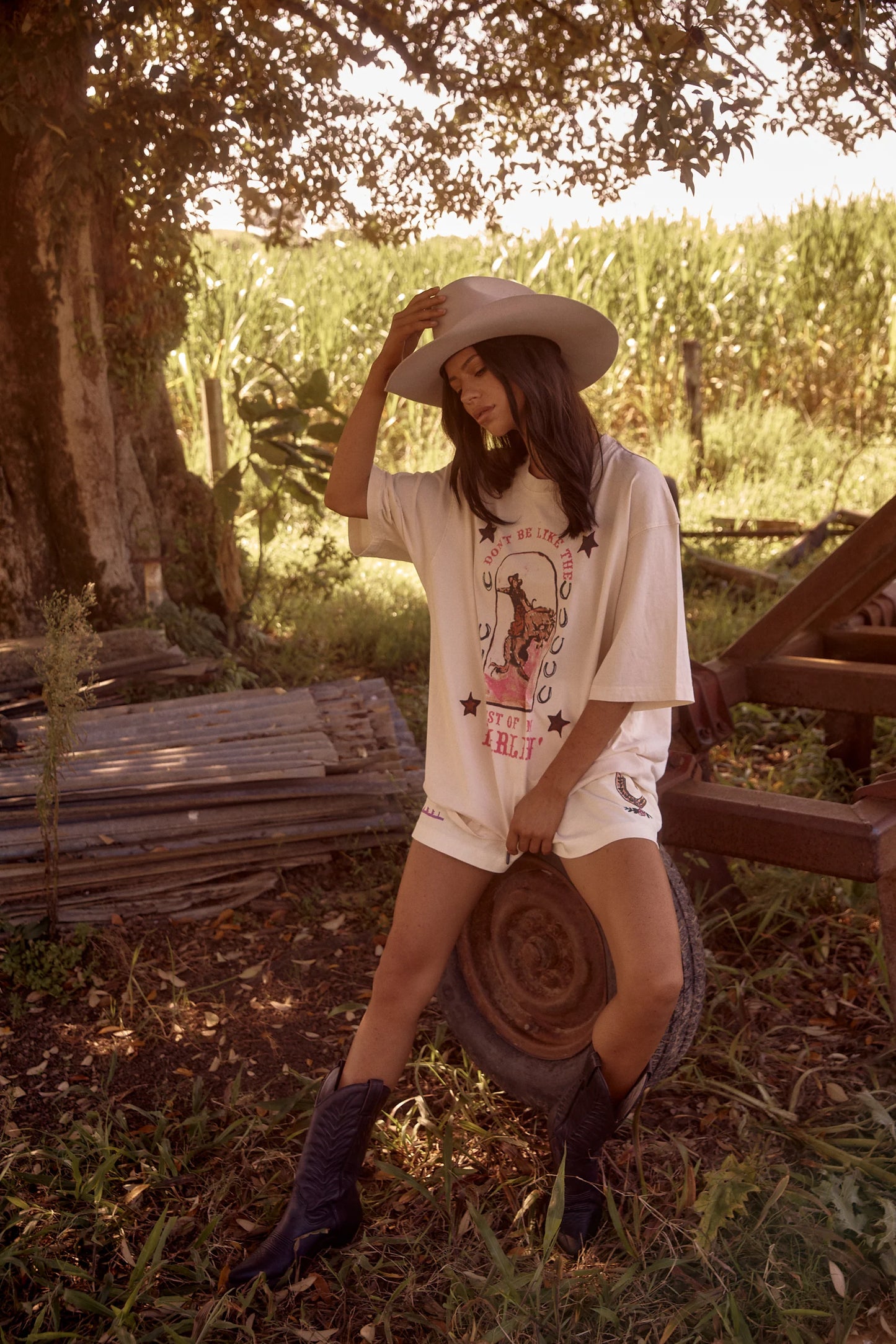 The Darlin Tee - Vintage White