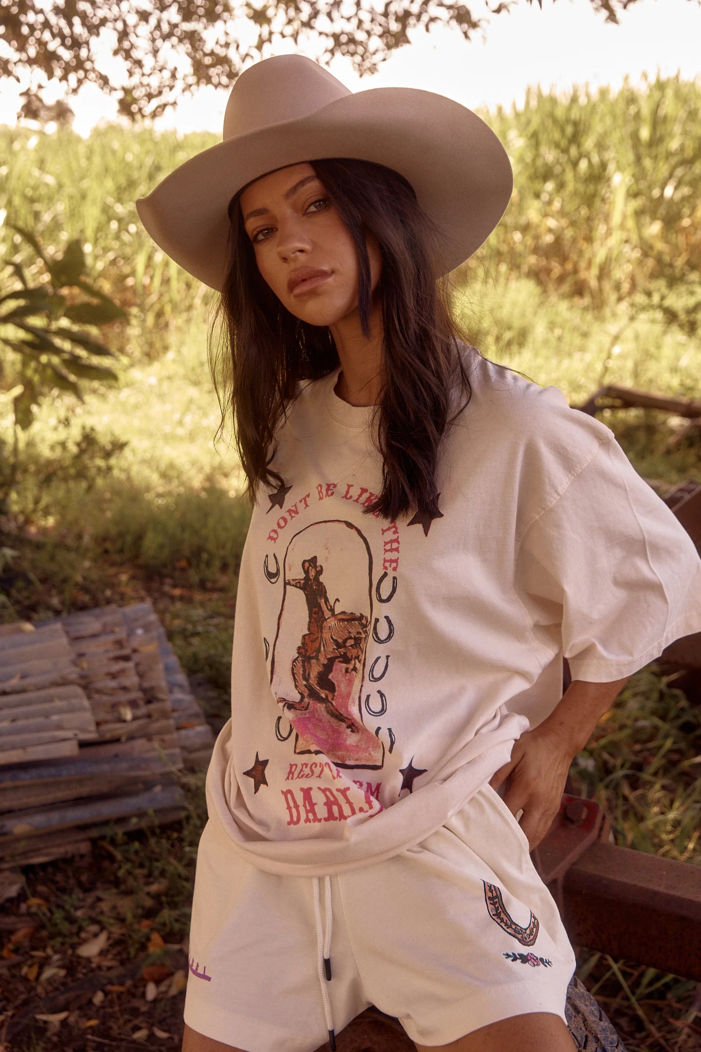 The Darlin Tee - Vintage White