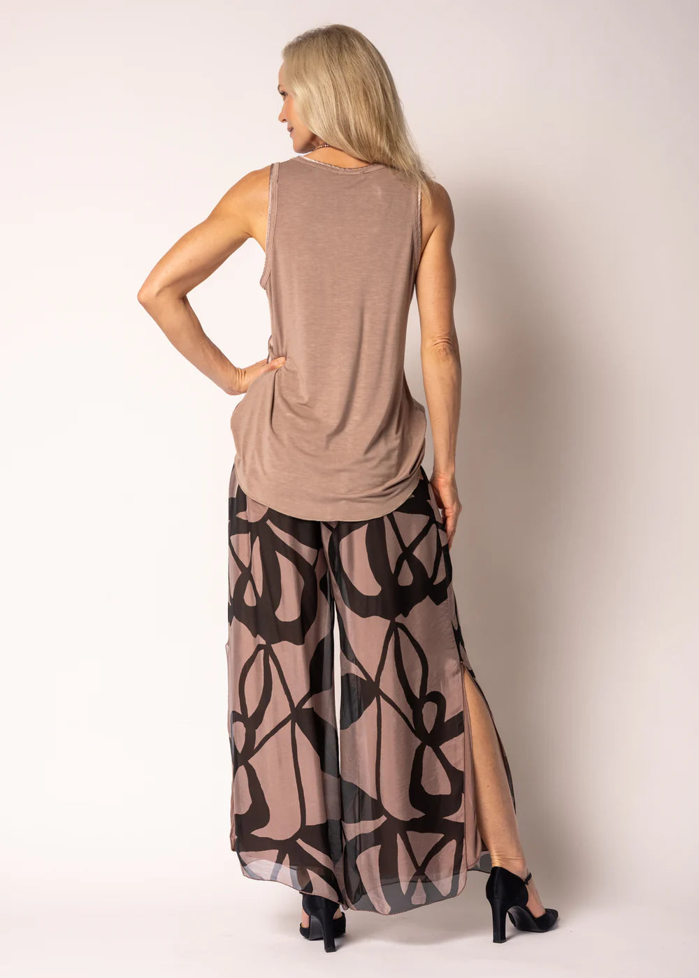 Toyah Singlet - Milk Chocolate