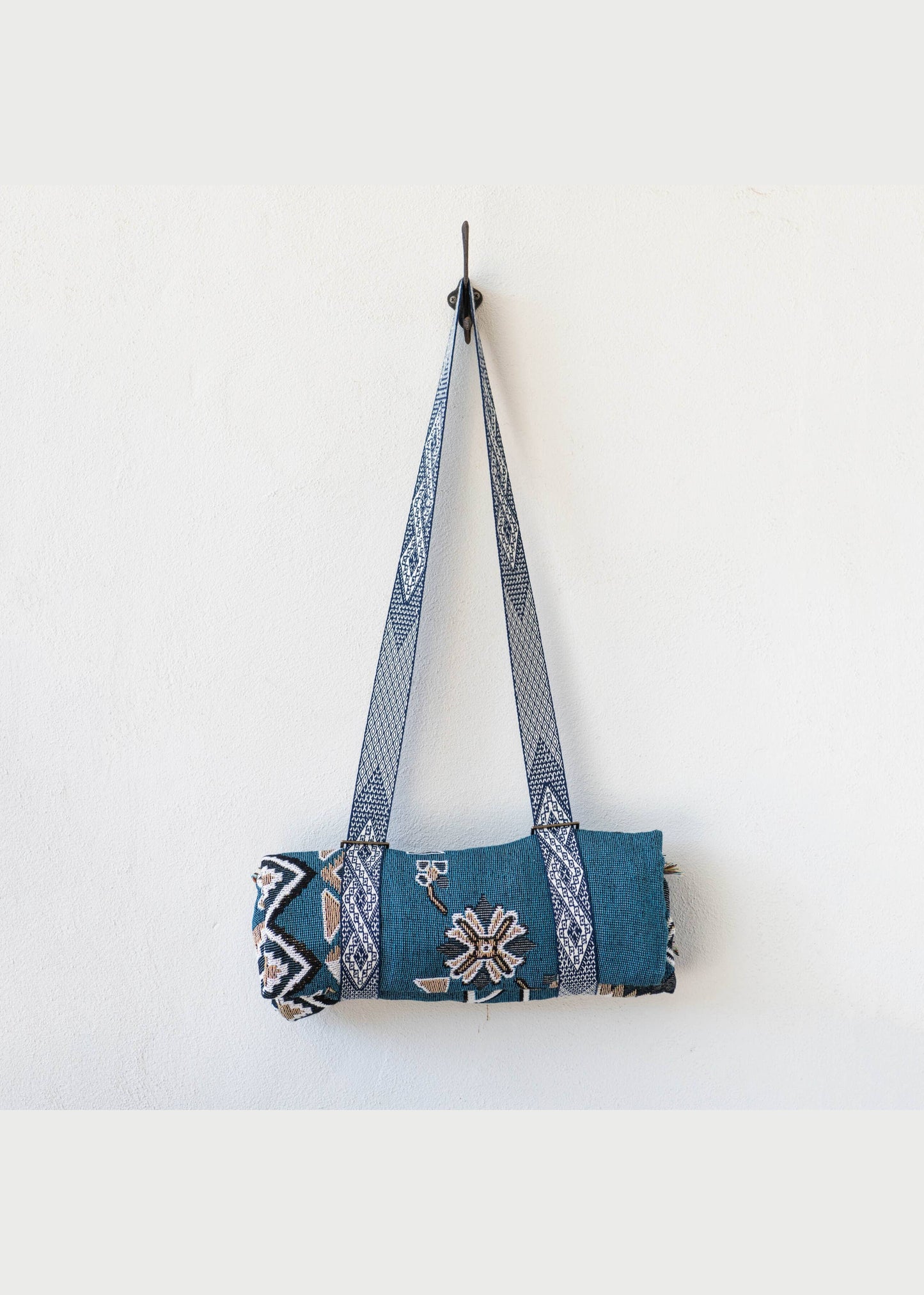 HENDEER - 'Let It Be' Woven Picnic Rug/Throw: Regular 130x160cm