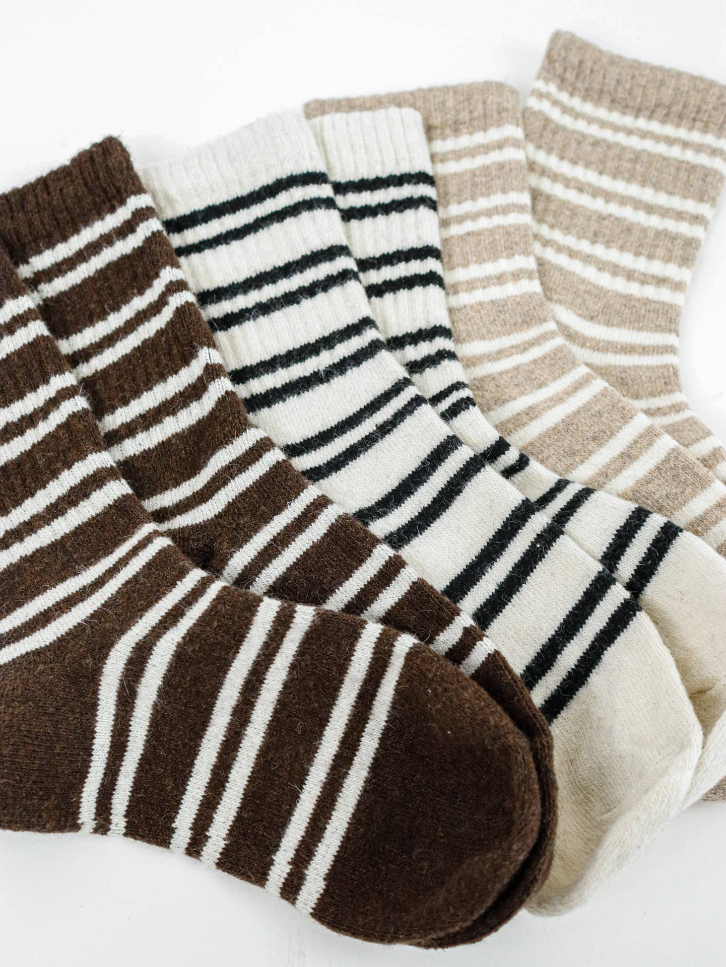 Latte Striped Ribbed Socks: BROWN