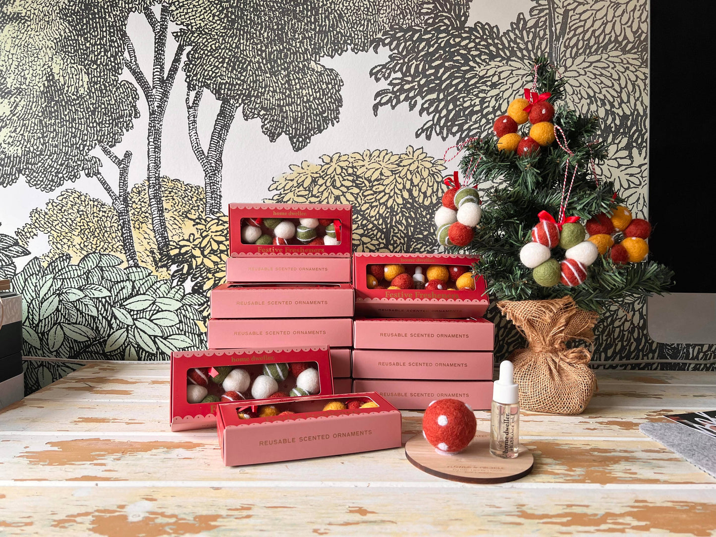 Home Dweller - *Tester* Display Disc - Flower & Fir Tree