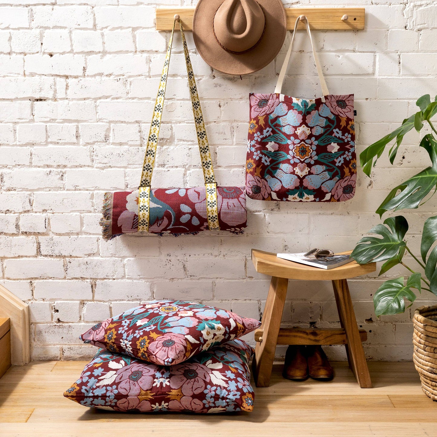 HENDEER - 'Magical Mystery' Woven Picnic Rug/Throw: Regular 130x160cm