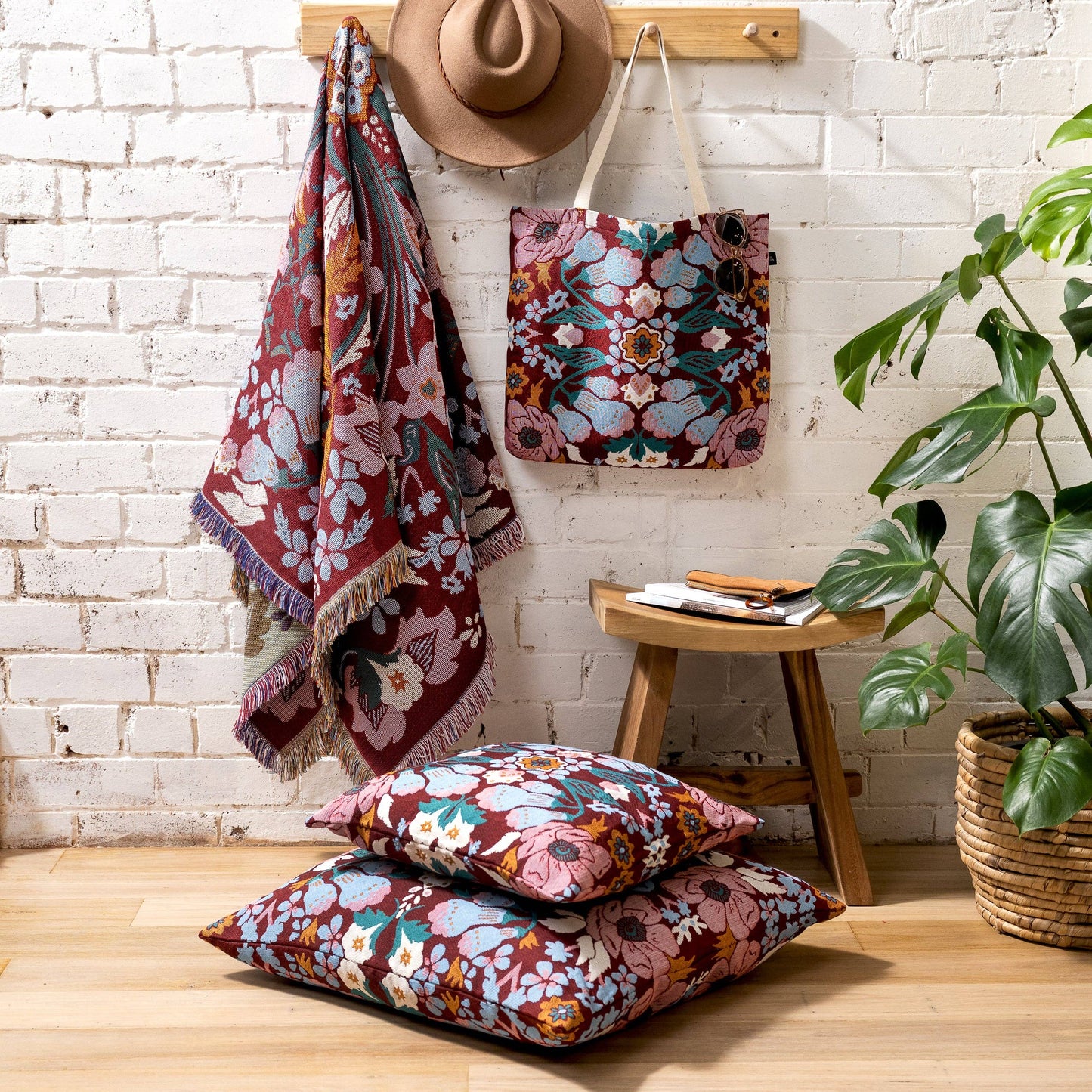 HENDEER - 'Magical Mystery' Woven Picnic Rug/Throw: Regular 130x160cm