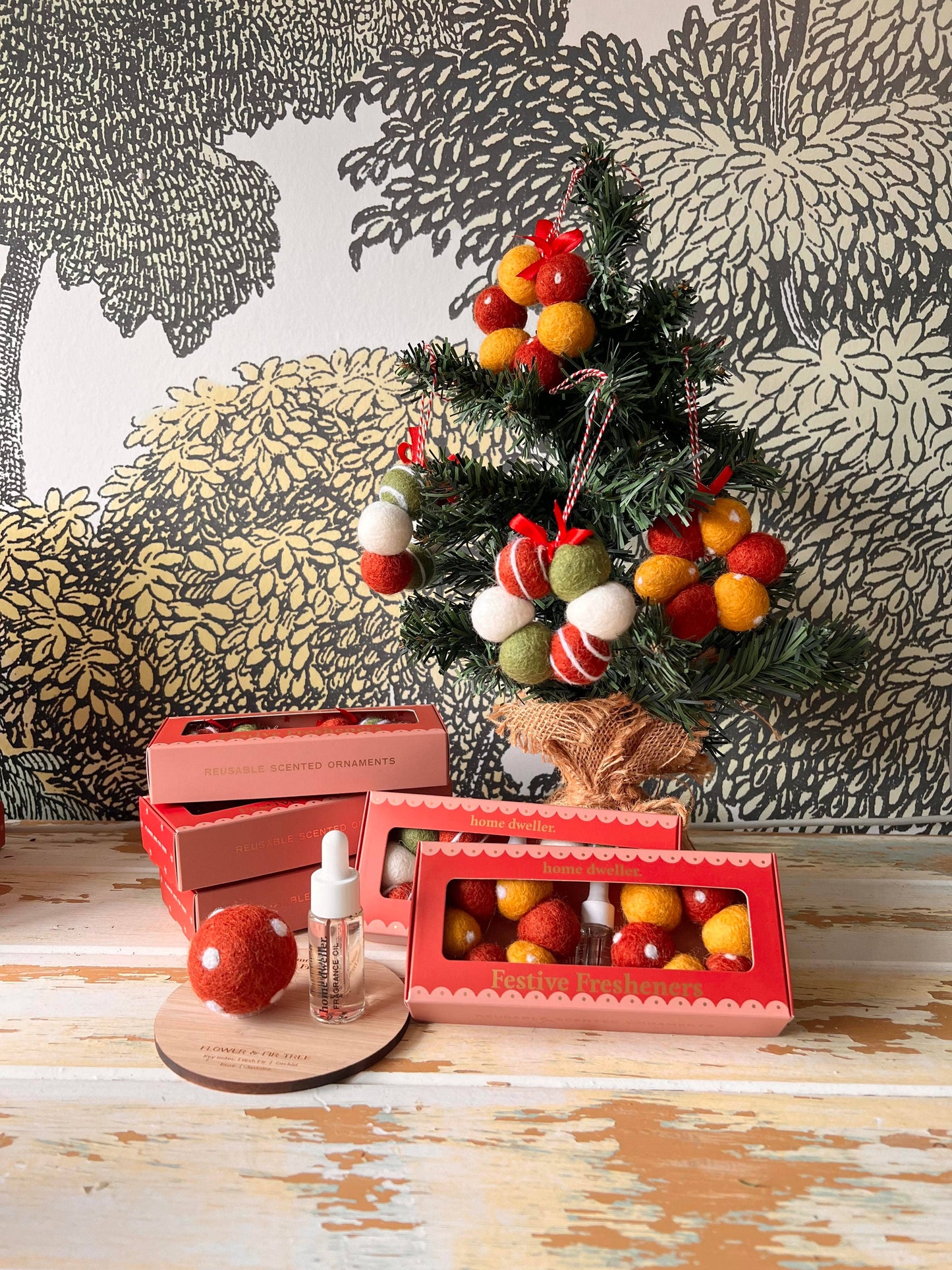 Home Dweller - *Tester* Display Disc - Flower & Fir Tree