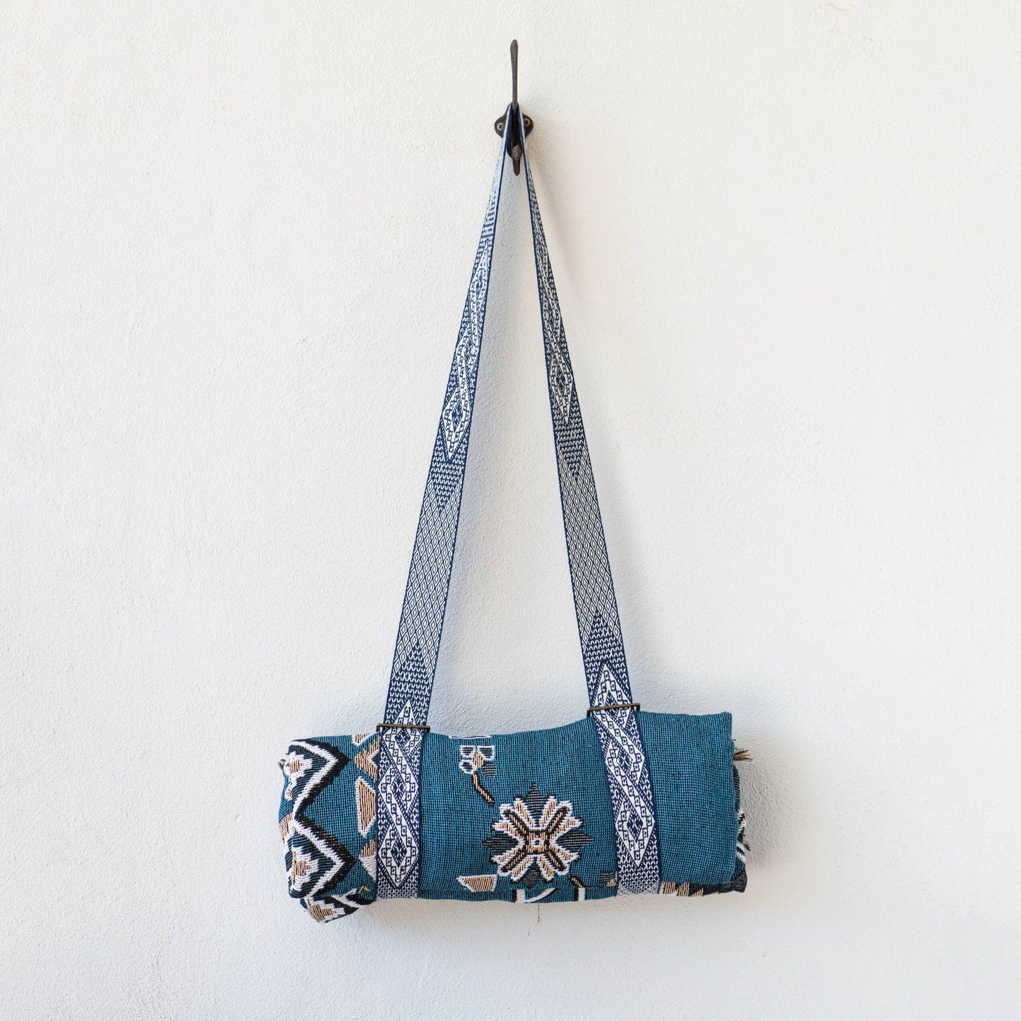 HENDEER - 'Let It Be' Woven Picnic Rug/Throw: Regular 130x160cm