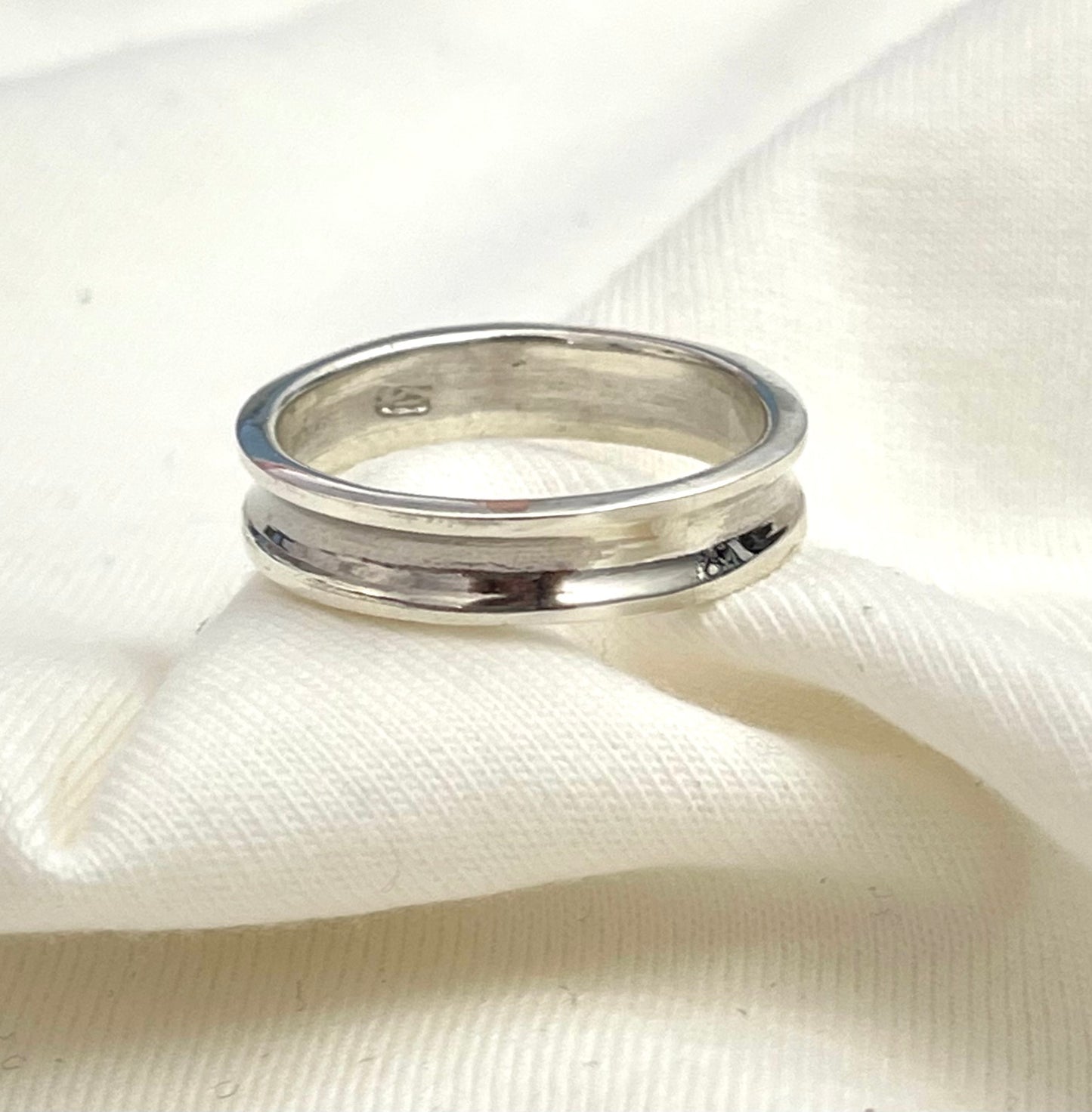 Silver Groove Ring
