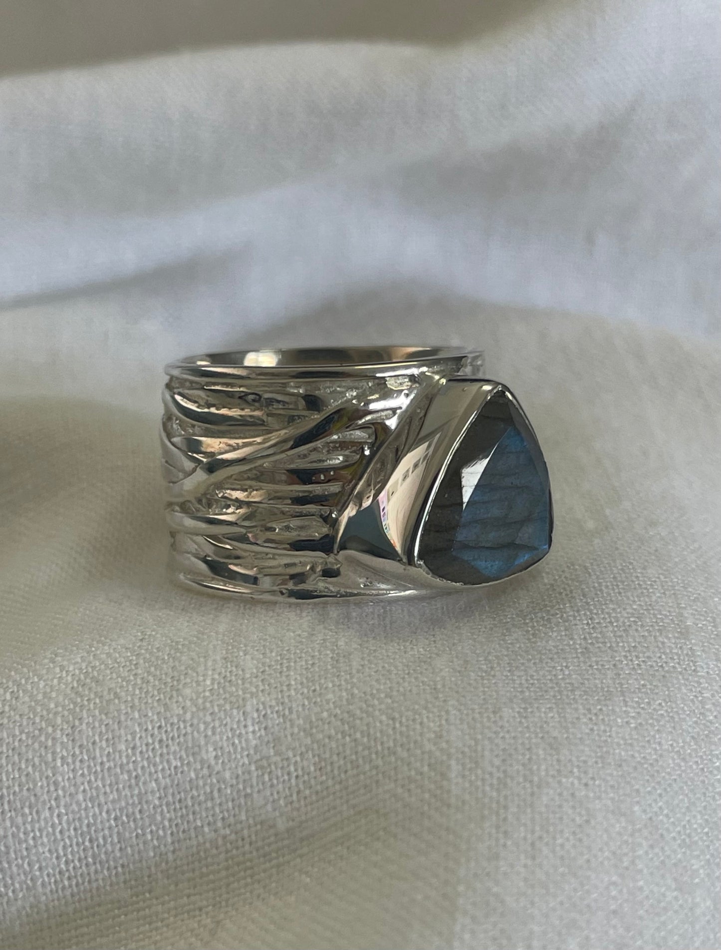 Labradorite Silver Textured Ring