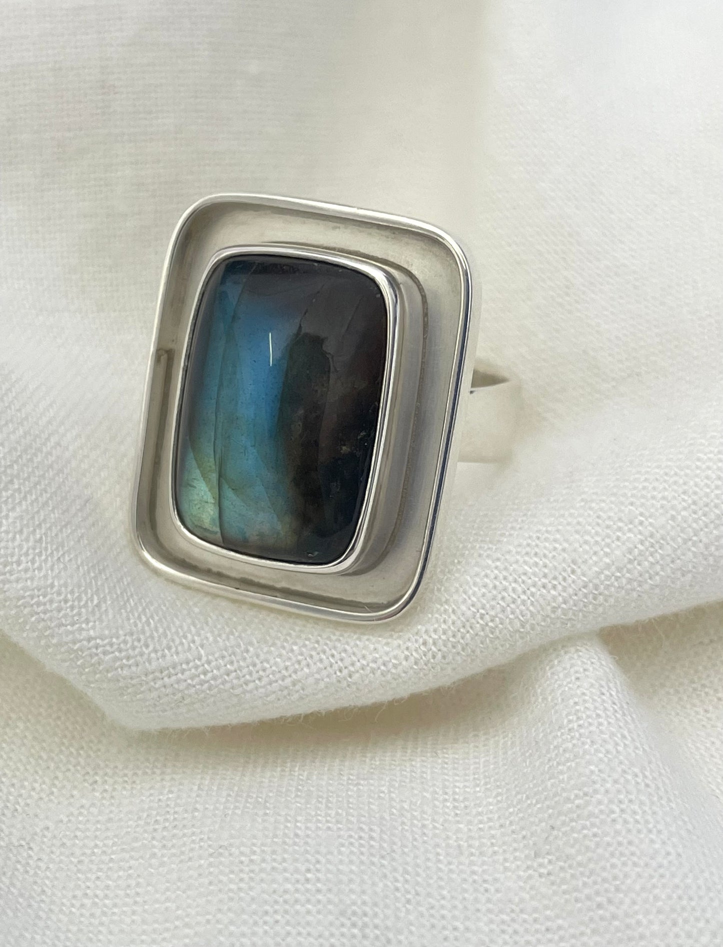 Hola Bella Labradorite Ring