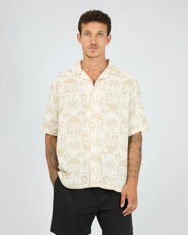 SNTGLTH Hourglass S/S Shirt