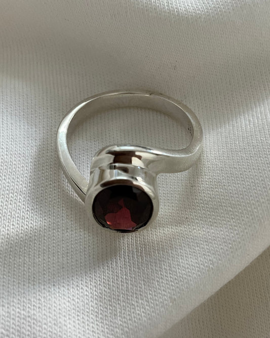 Paz Garnet Ring
