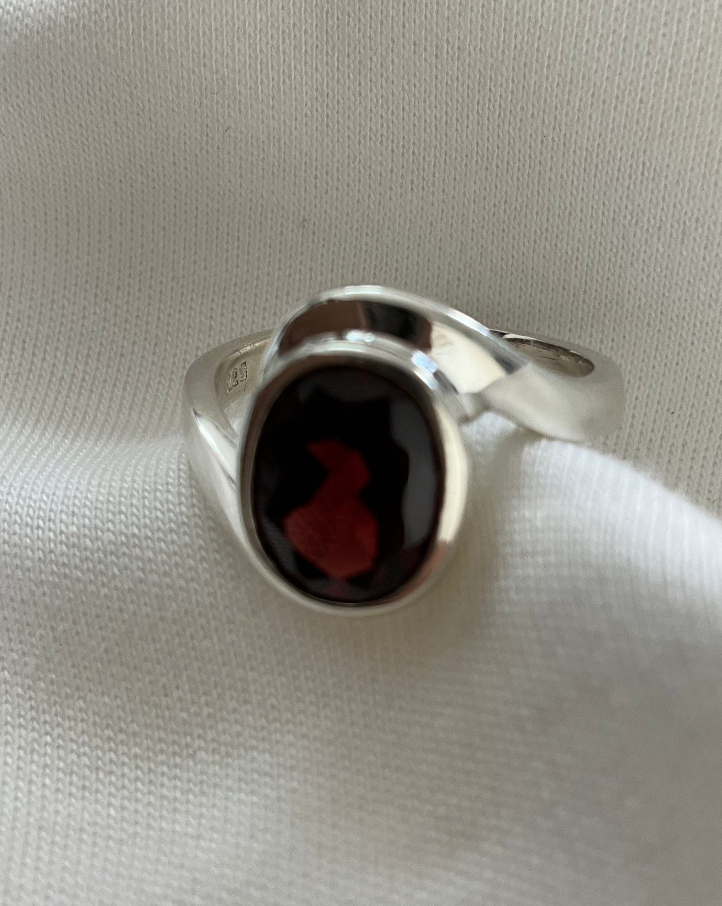 Paz Garnet Ring