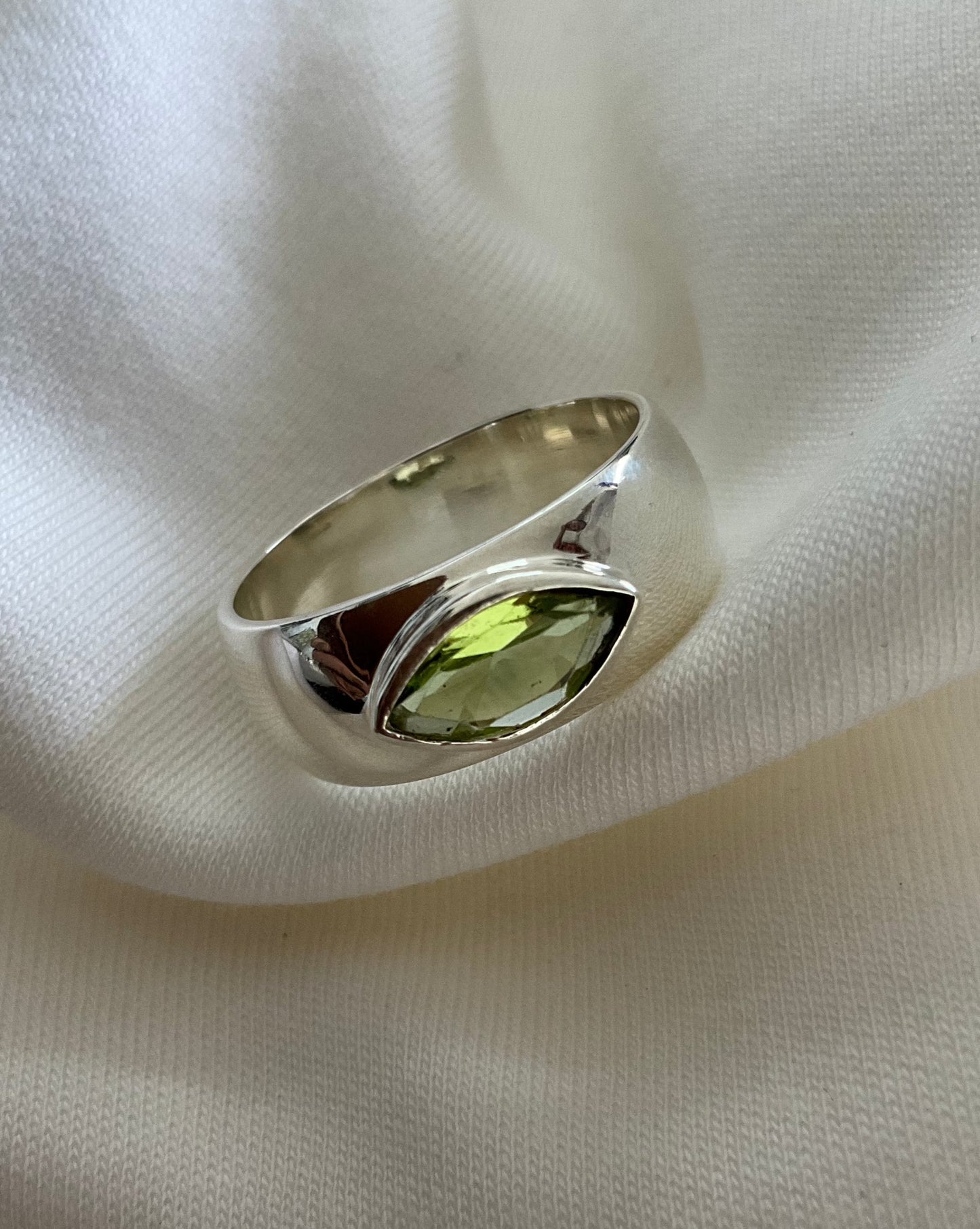 Nador Peridot Ring