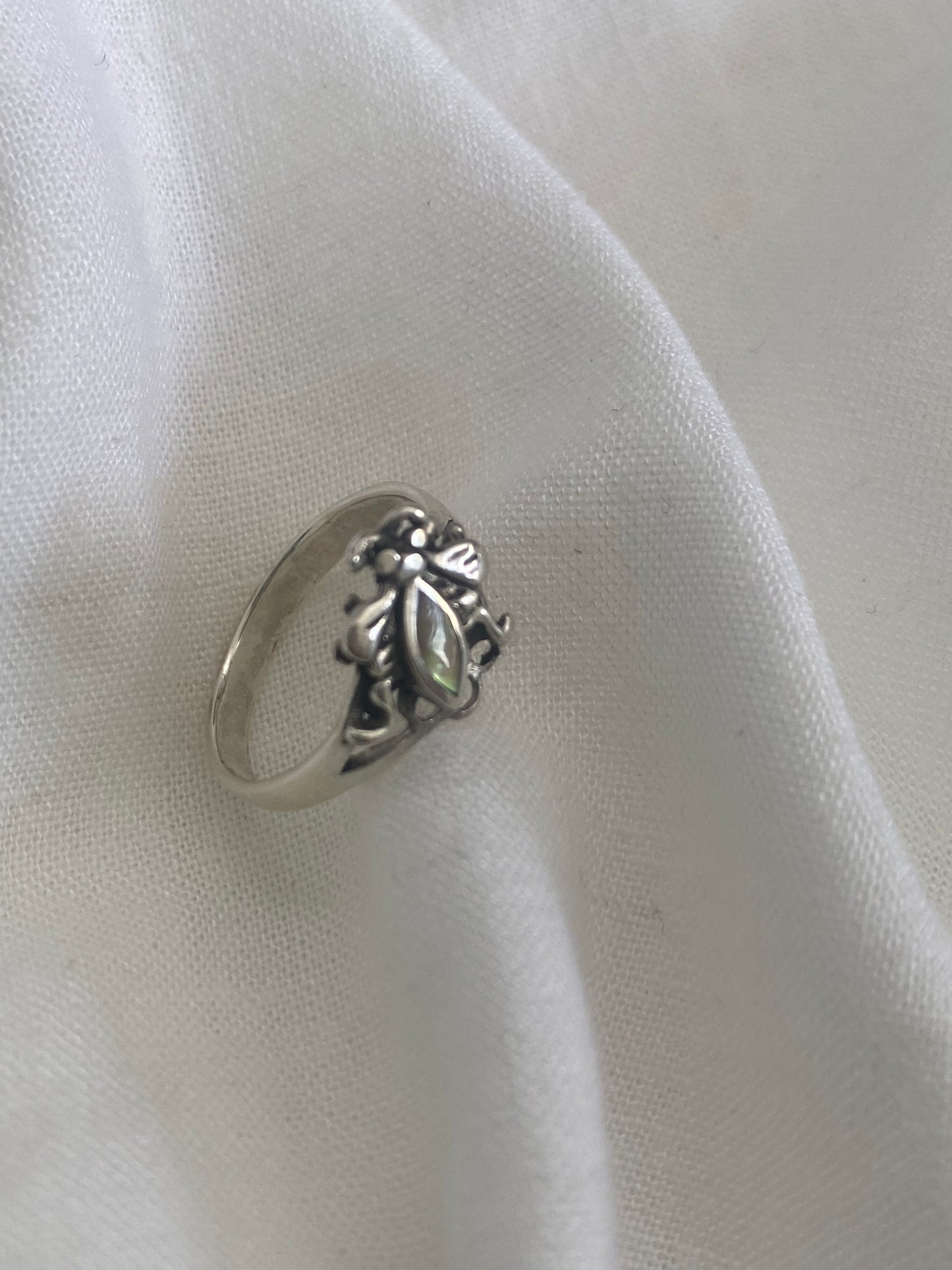 Silver Mop Bee Ring