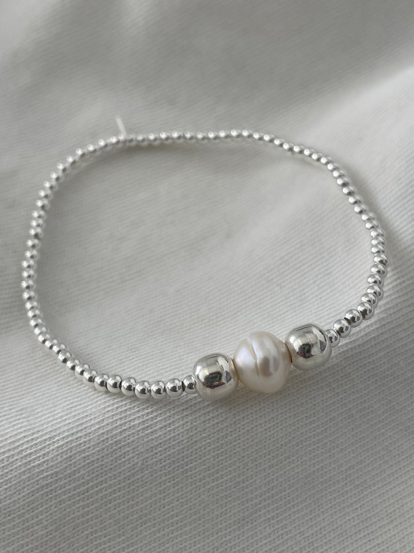 Hola Bella Pearl Bracelet