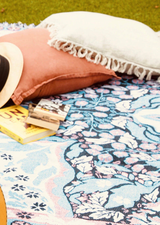 HENDEER - 'All You Need is Love' Woven Picnic Rug/Throw: Large 170x200cm