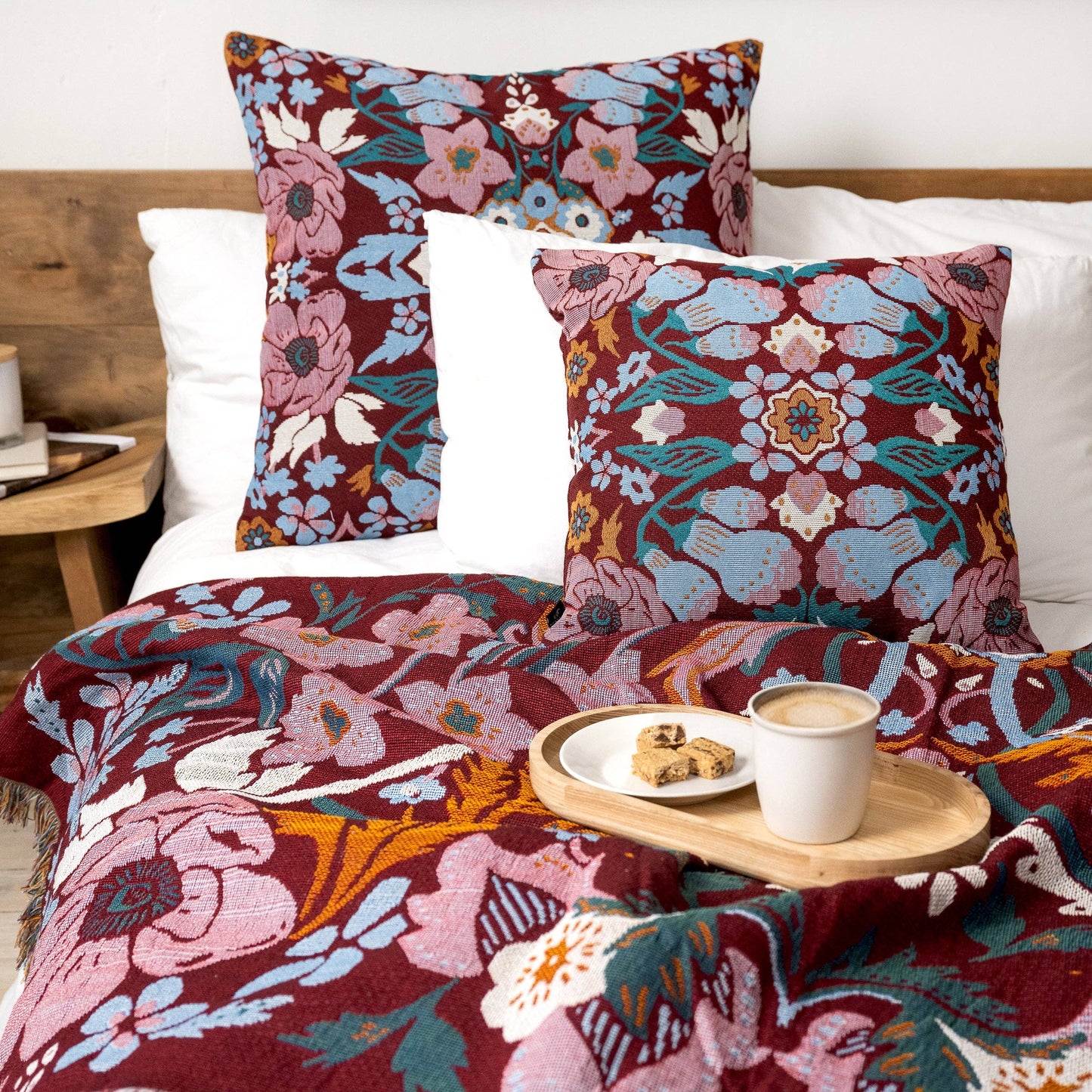 HENDEER - 'Magical Mystery' Woven Picnic Rug/Throw: Regular 130x160cm
