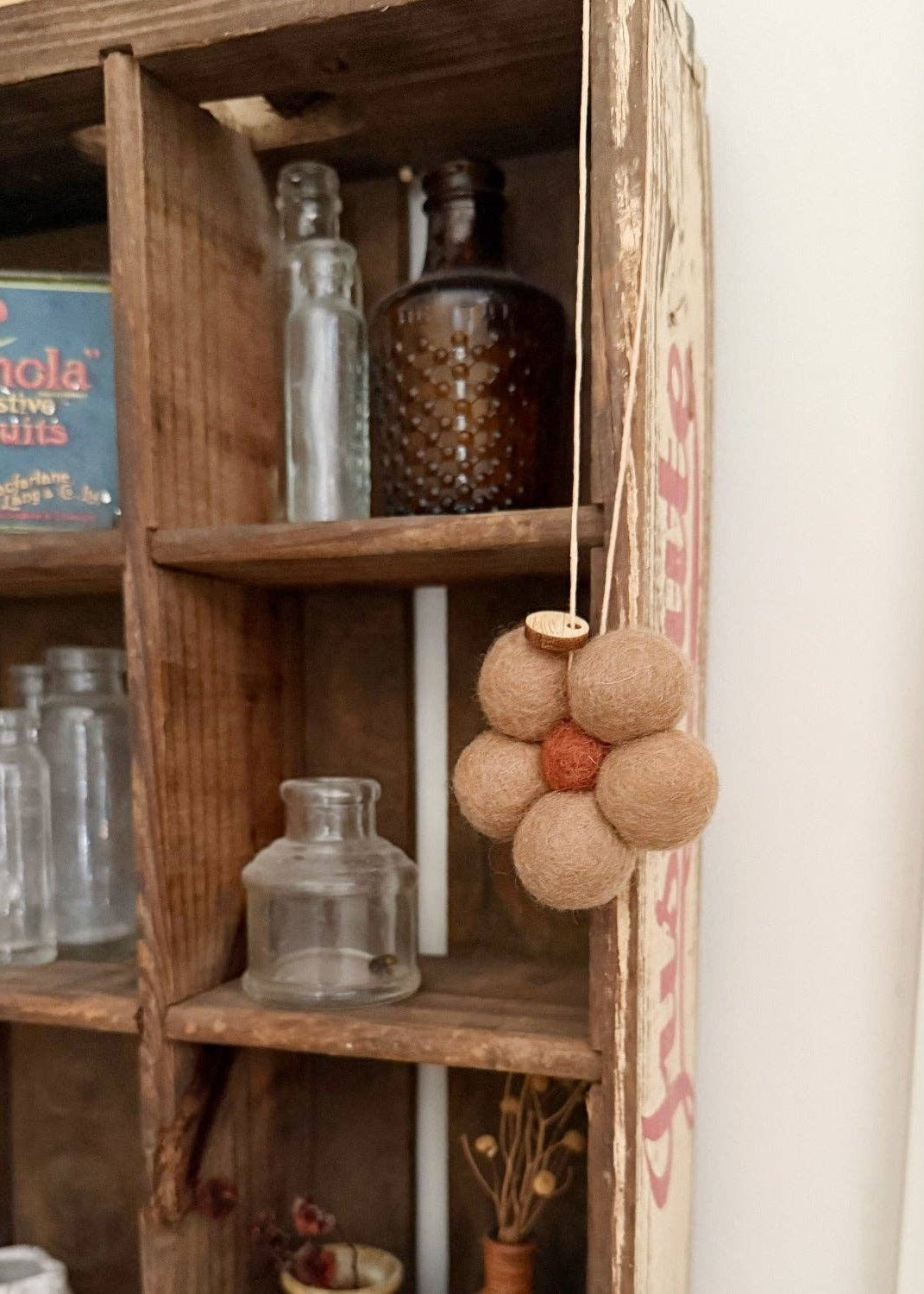 Home Dweller - Felt Flower Fresheners - Creamy Caramel