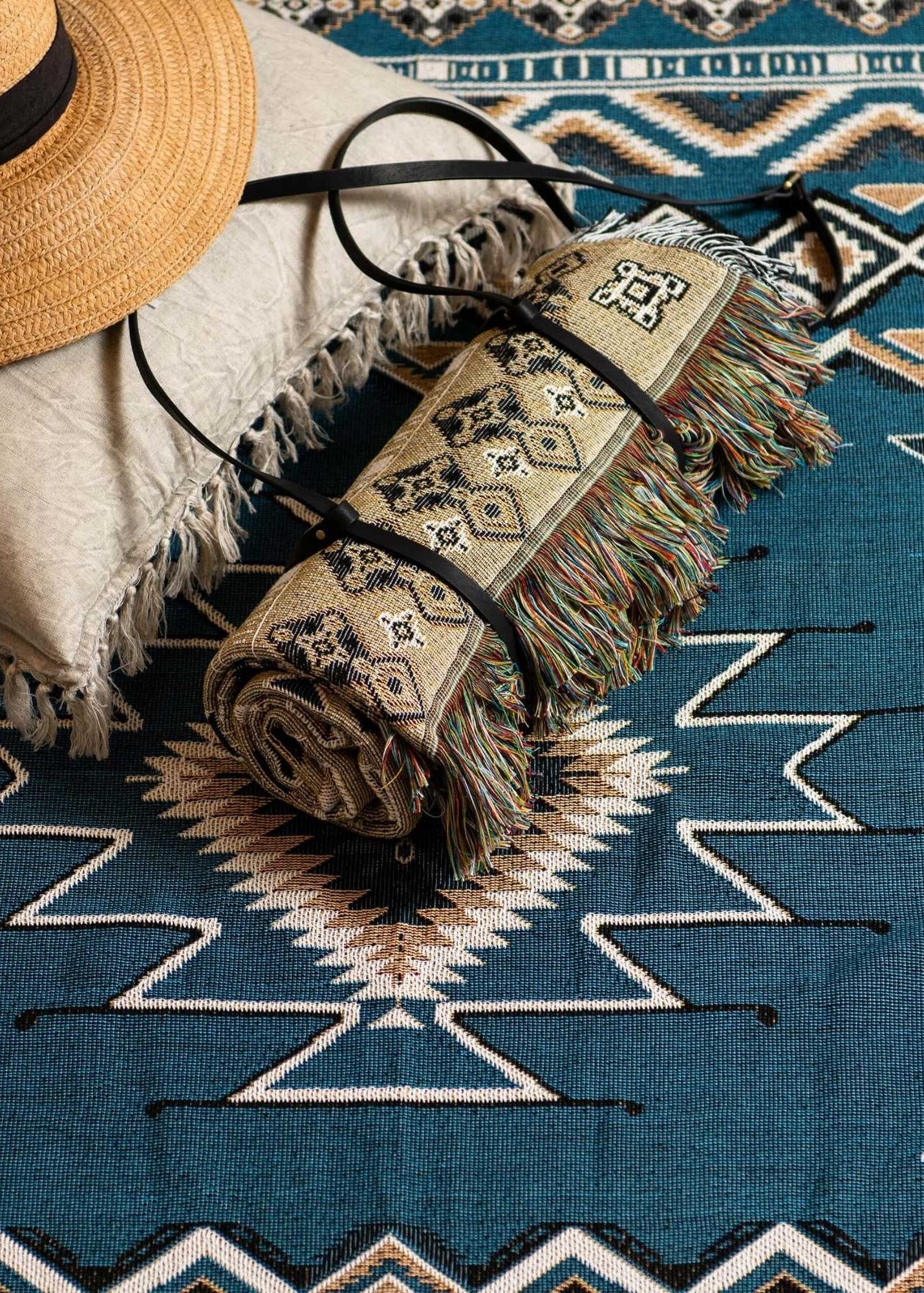 HENDEER - 'Let It Be' Woven Picnic Rug/Throw: Regular 130x160cm